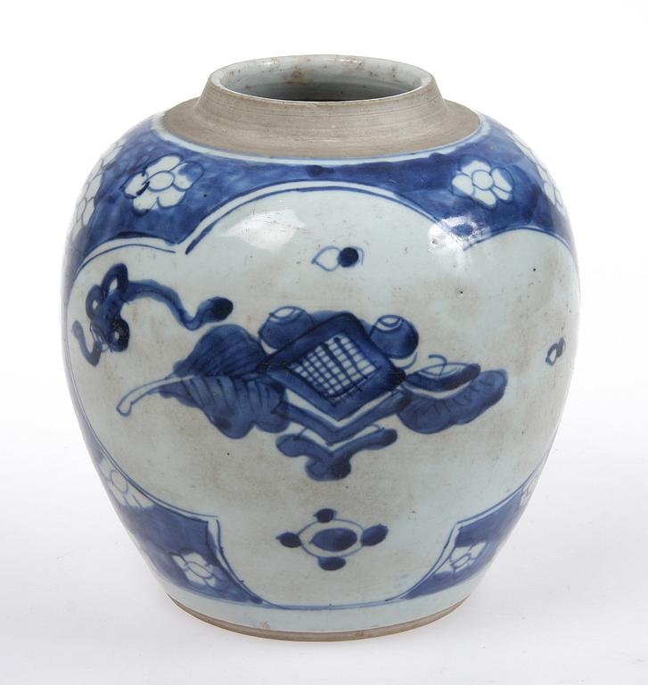 BOJAN, porslin, Kina, 1700-tal.