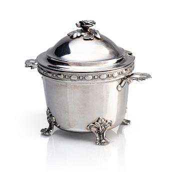 A Swedish 18th century silver sugar bowl with lid, marks of Johan Schröder, Landskrona 1785.