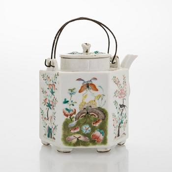 Teekannu, posliini, Kiina.