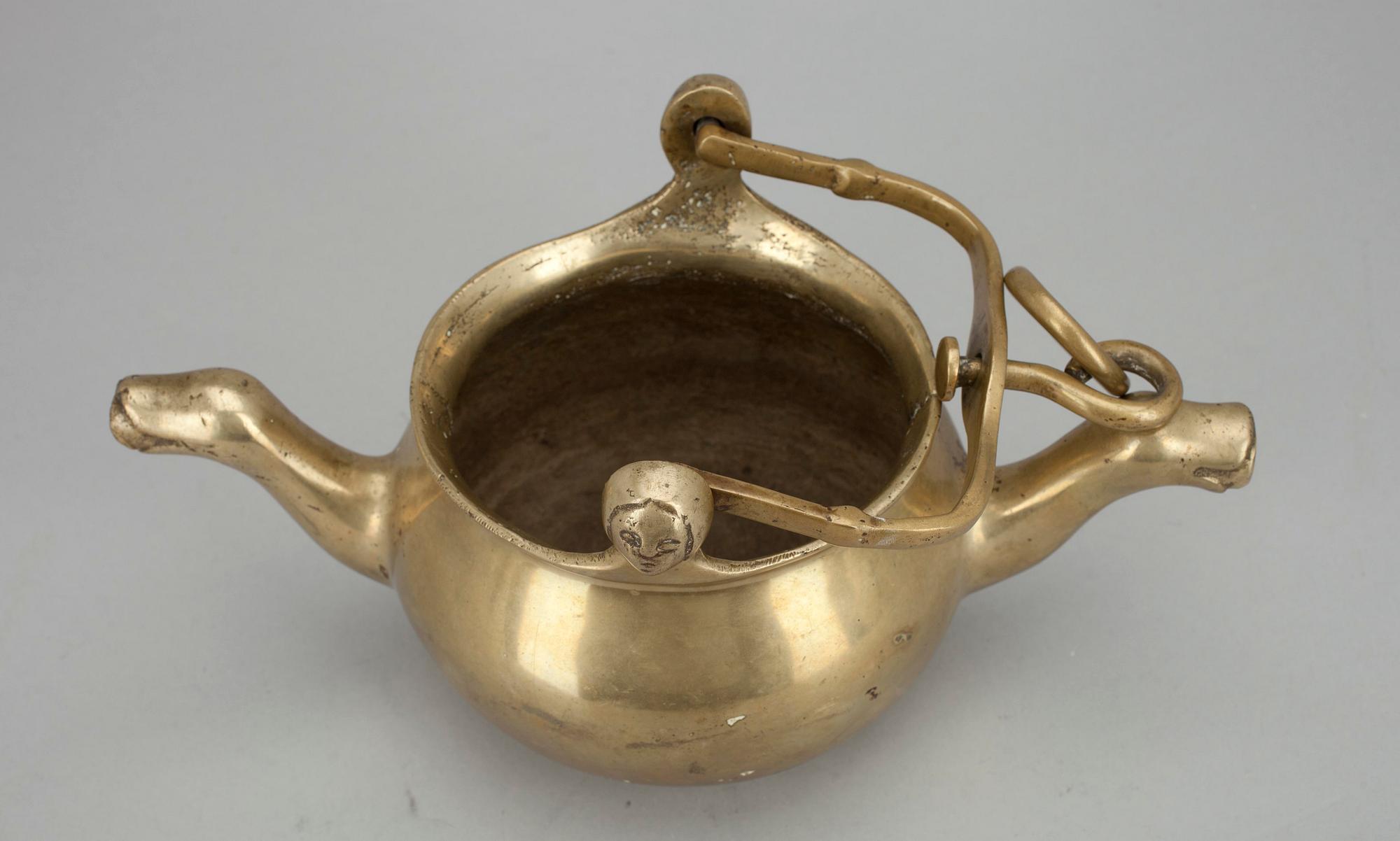 KANNA, brons, Lavabo-modell, Mellaneuropa 1800-tal, möjl. äldre.