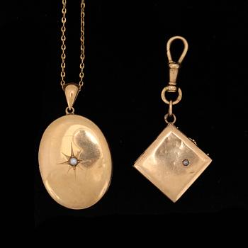 MEDALJONGER OCH HALSKEDJA, 3 delar, 18k guld, 1800/1900-tal. Totalvikt ca21g.