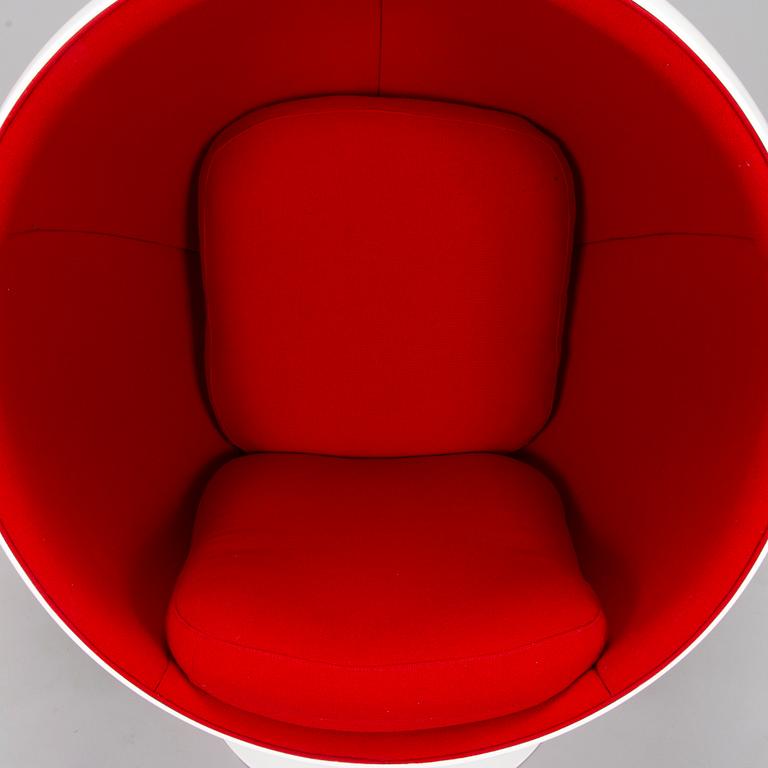 Eero Aarnio, "Pallotuoli" erikoisversio Asko 100 vuotta, Eero Aarnio Originals, 2010-luku.