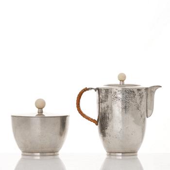 Wolfgang von Wersin, a three pcs pewter coffee service with tray, ed. Eugen Wiedamann, Regensburg, Germany 1931-34.