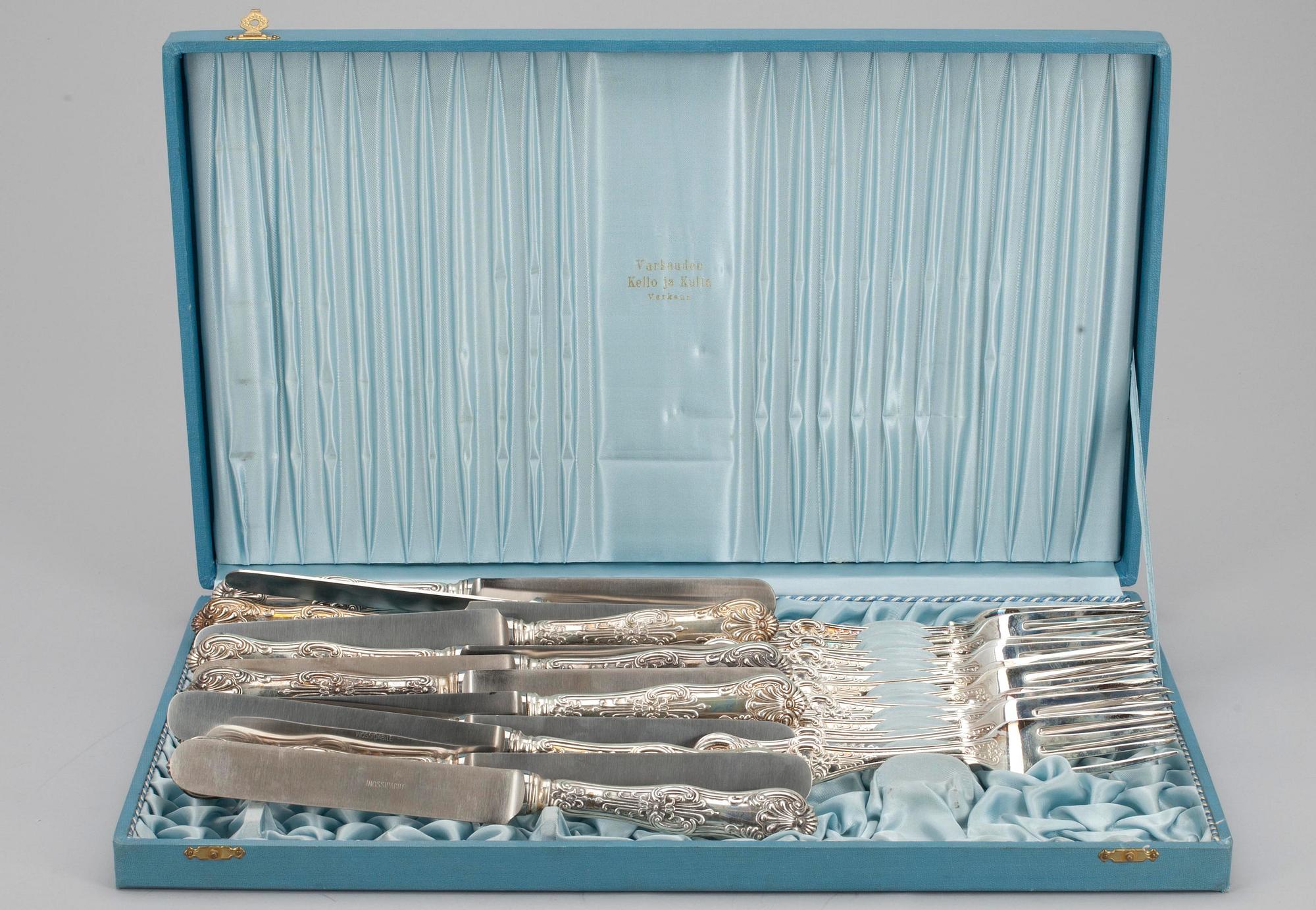 BESTICKSERIE, 24 st, Italien början av 1900-tal. Silvervikt ca 1400 g.