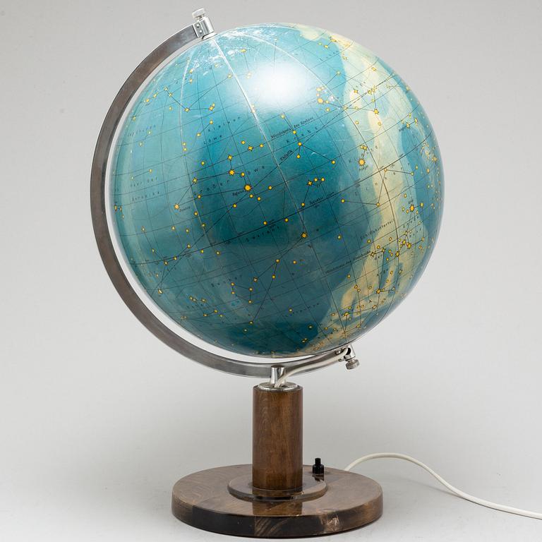 Celestial globe, Columbus-Himmelsglobus, Columbus Verlag Paul Oestergaard K.G. Berlin - Lichterfelde, mid 20th Century.