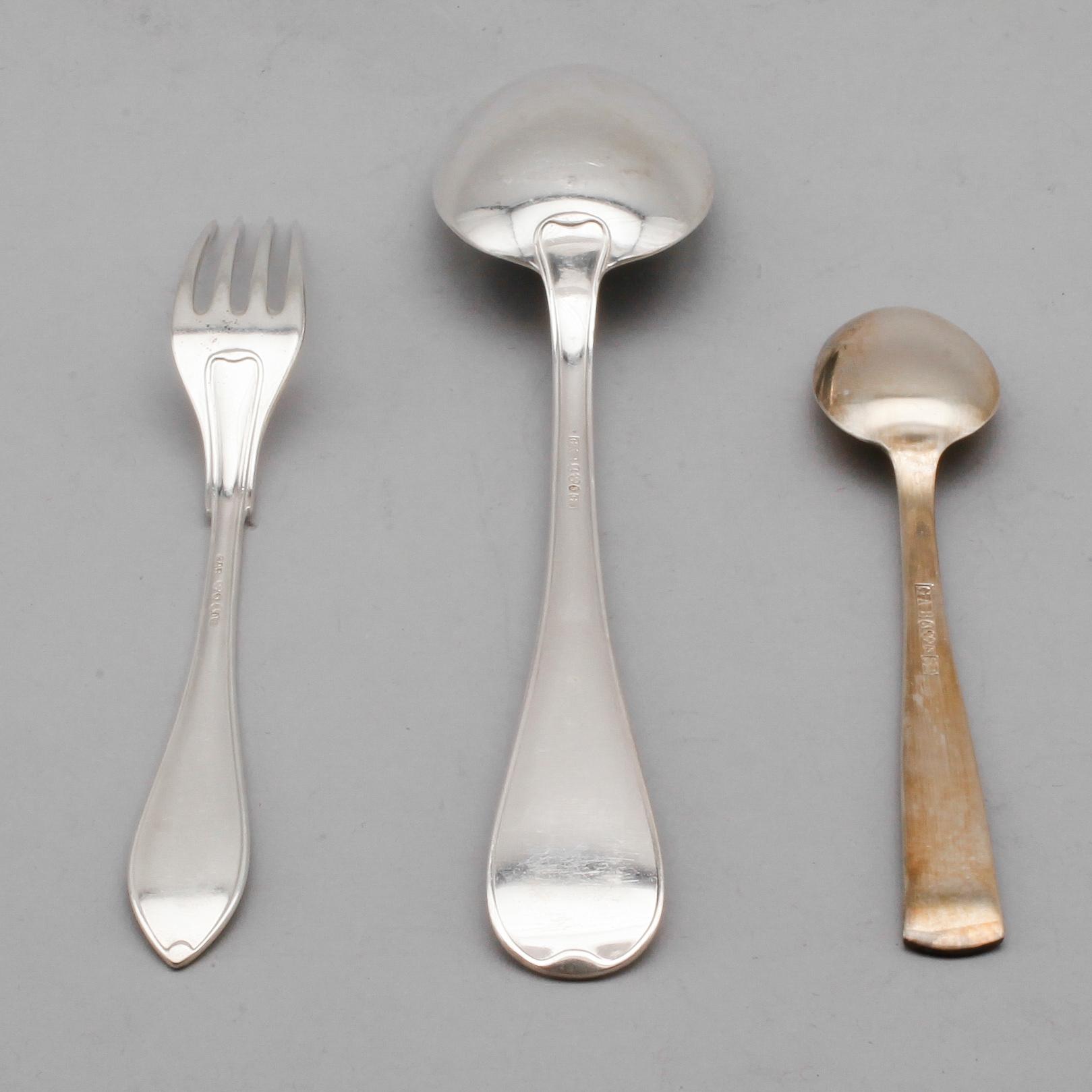 BESTICK, 28 delar, silver, svenska stämplar, 1900-tal. Vikt ca 731 gram.