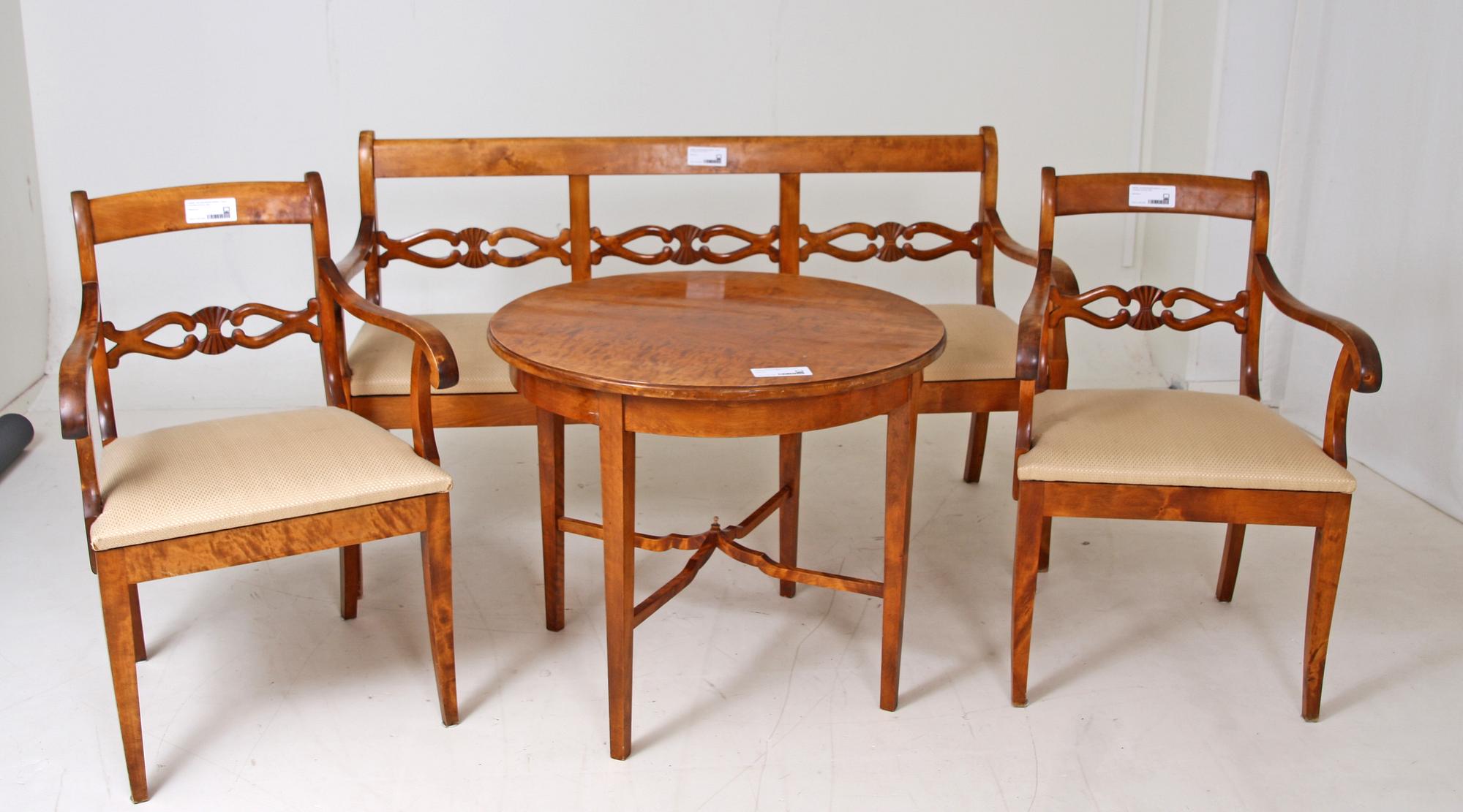 SALONGSMÖBLEMANG, 4 delar. Empirestil omkring 1900.