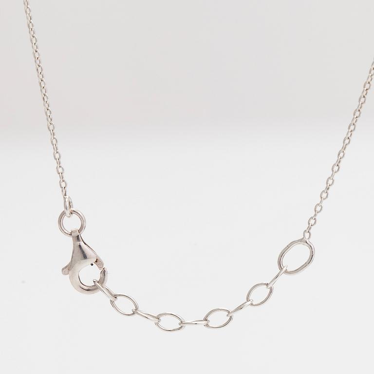 Tiffany & Co, A sterlingsilver pendant with chain.