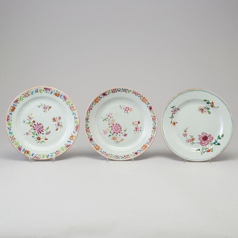 Three famille rose export porcelain plates, Qing dynasty, Qianlong (1736-95).