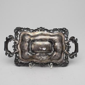 BRÖDKORG. Silver. Nyrokoko, 1800-talets andra hälft. Ca 165 g.
