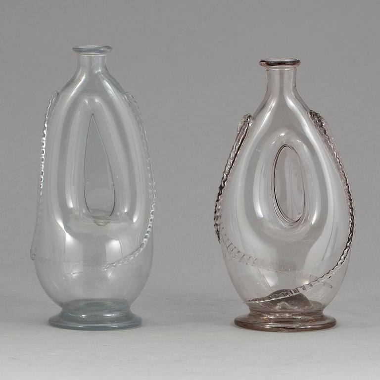 KRANSFLASKOR, 2 stycken, glas, 1800-tal.