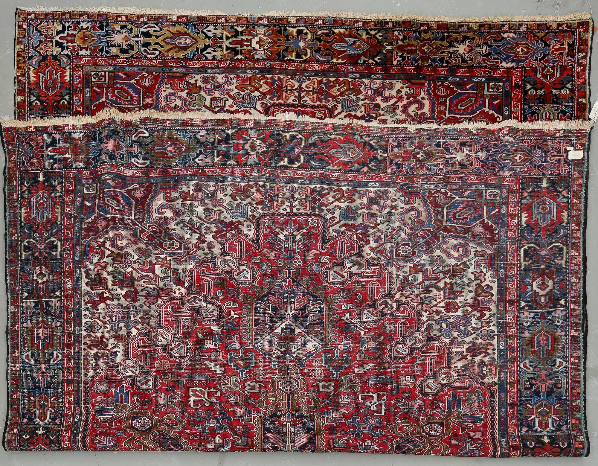 MATTA, semiantik/old Heris. Ca 391x300 cm.
