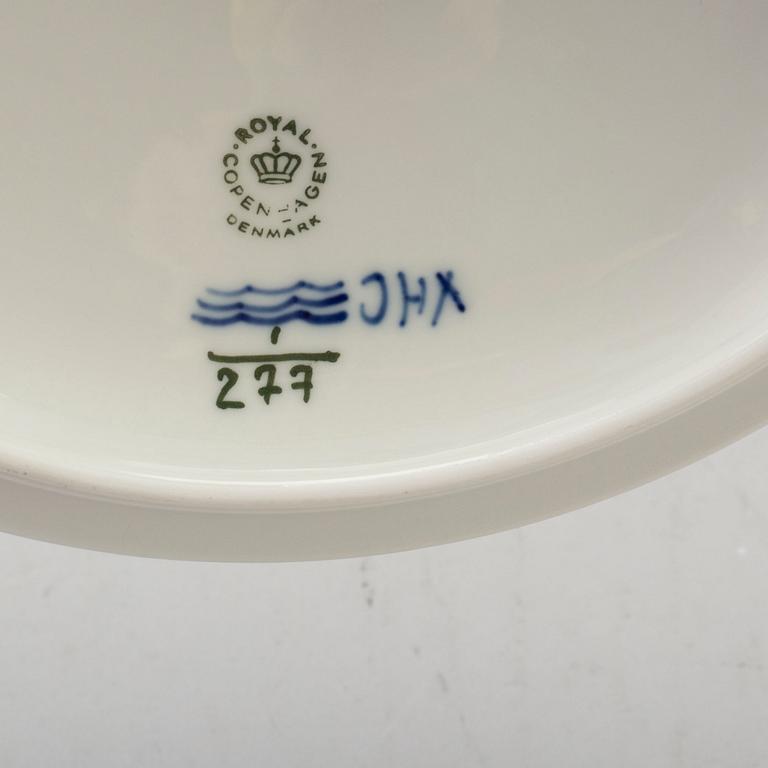 48 pcs of porcelaine service from Royal Copenhagen and Bing & Gröndal.