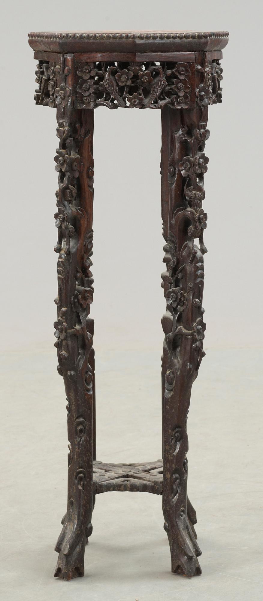 PIEDESTAL, Kina, 1800-tal.