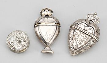 LUKTDOSOR, 2 st, silver, 1800-tal. Tot ca 55 gram.