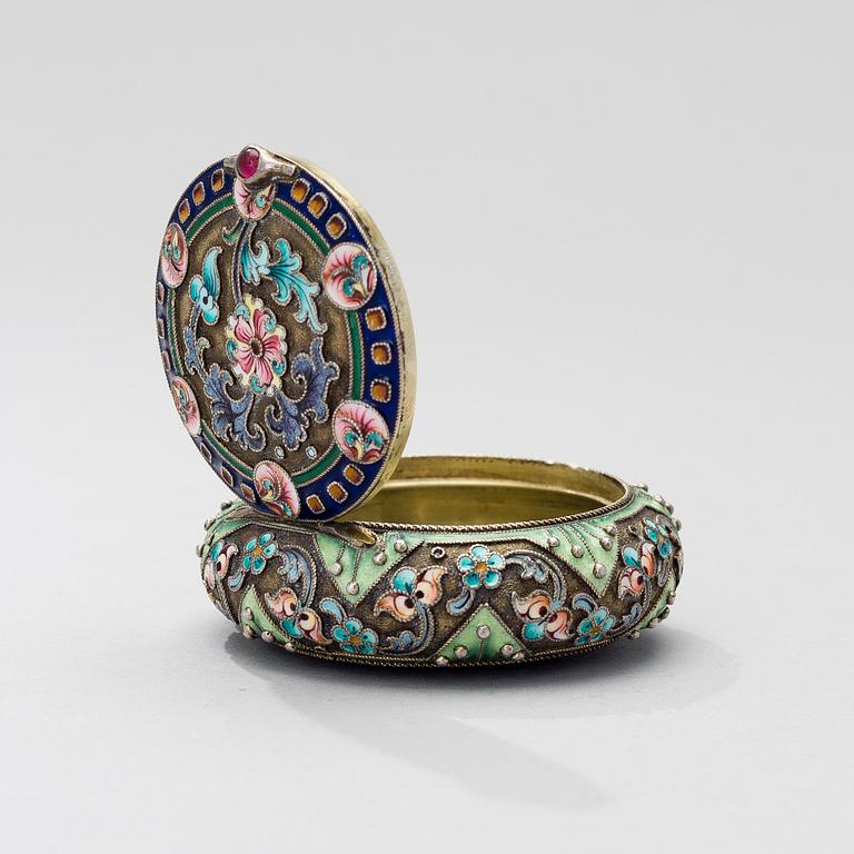 BOX, silver and enamel, Moscow, ca 1910, 11th Artel.