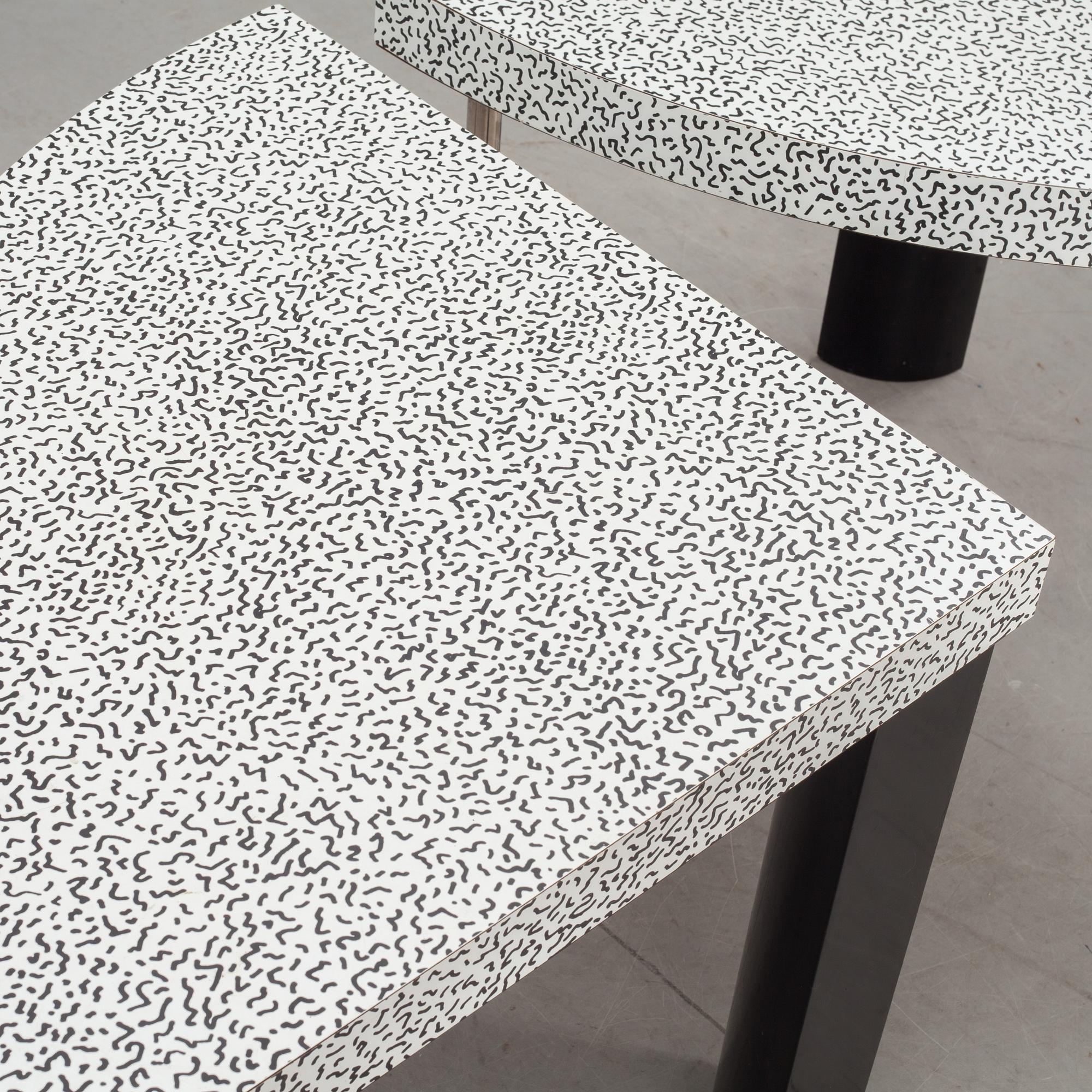 BORD, 2 st. "Cantone", Ettore Sottsass, Memphisgruppen. Italien.