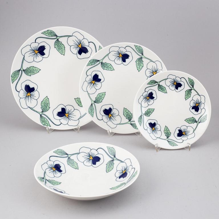 Sylvia Leuchovius, a part 'Sylvia' porcelain coffee and dinner service, Rörstrand (102 pieces).