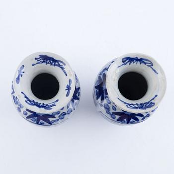A pair of blue and white vases, Japan, around 1900.
