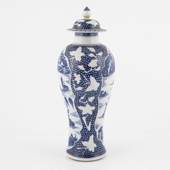 A blue and white vase with cover, Qing dynasty, 18th Century.