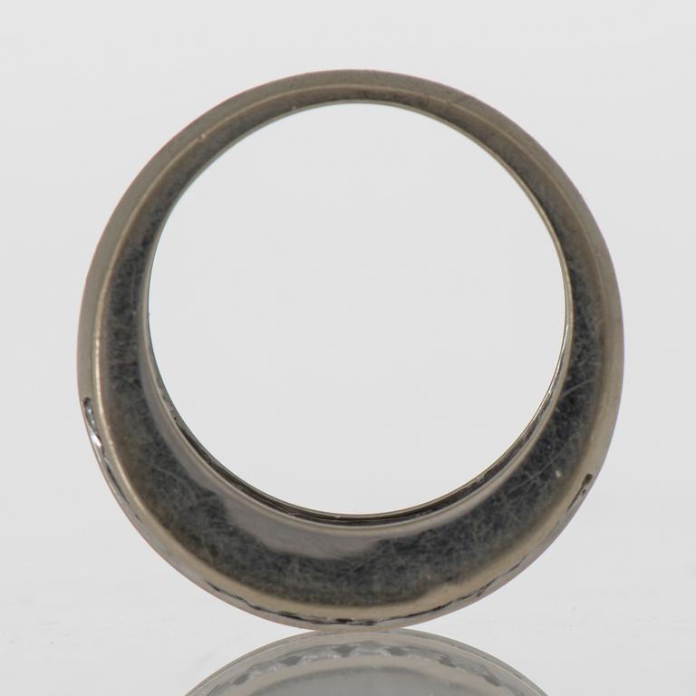 RING, baguette- och briljantslipade diamanter, 14K vitguld.