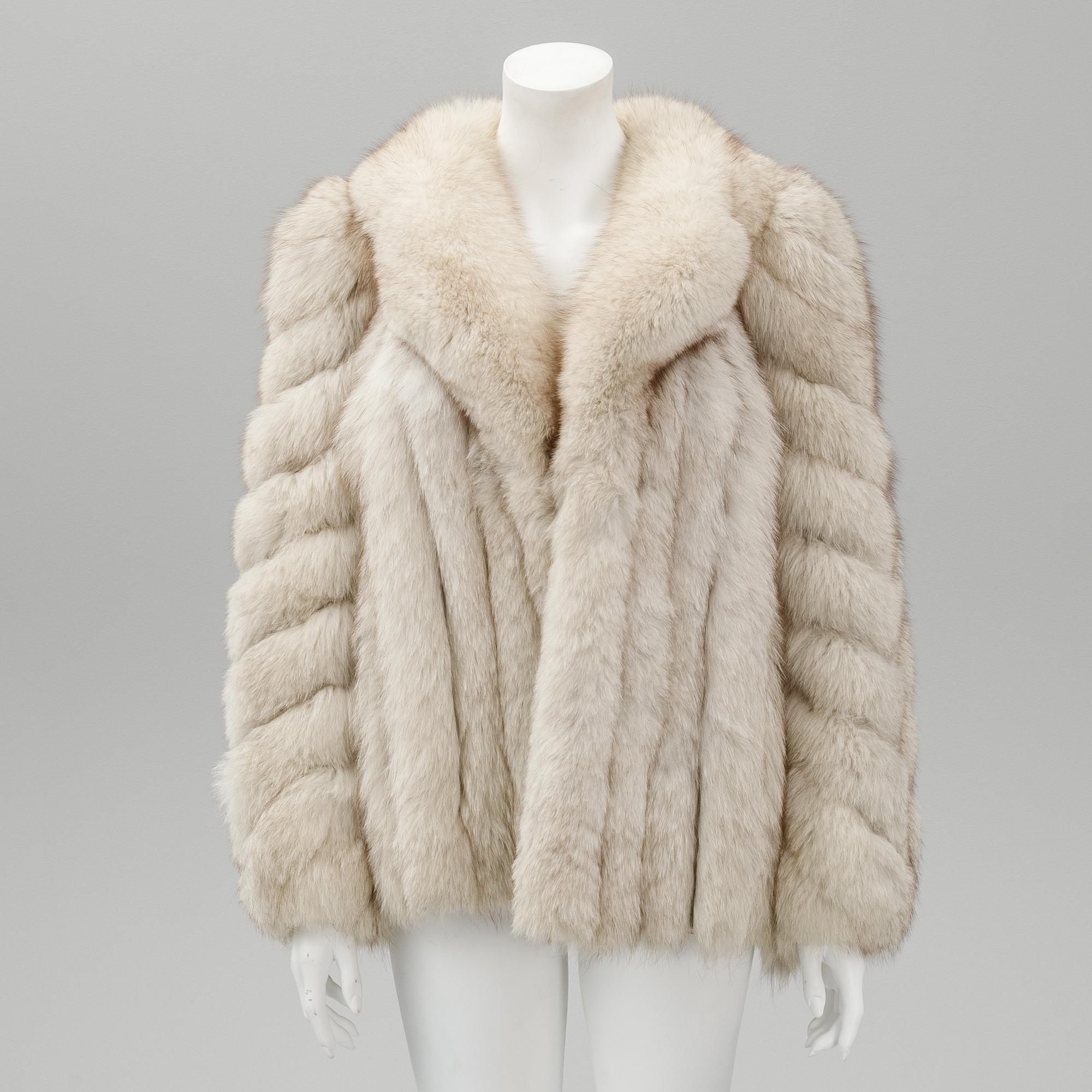 ジャケット・アウター SAGA FOX A Saga fox fur jacket, size L. - Bukowskis