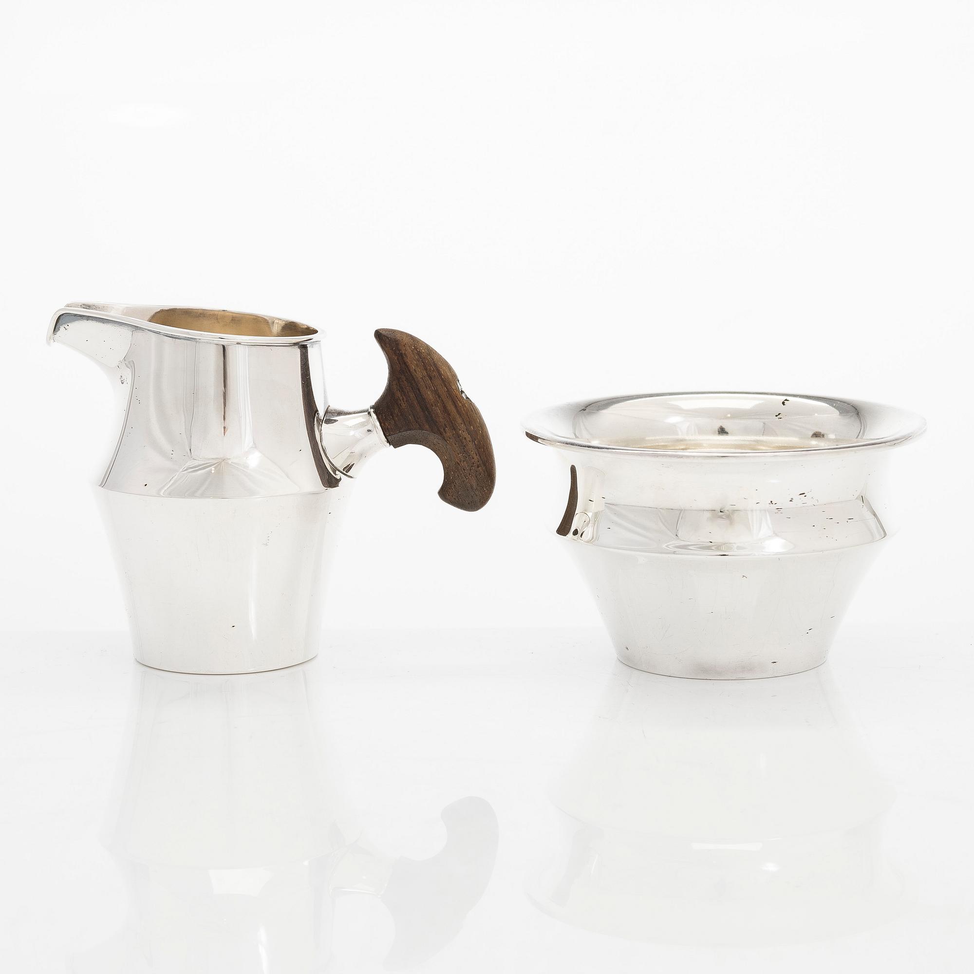 Tapio Wirkkala, A silver cream jug and sugar bowl, 'TW 176', Kultakeskus, Hämeenlinna 1965.