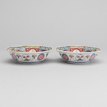 TWO JAPANESE BOWLS MARKED WAN LI(19th/20th century).
