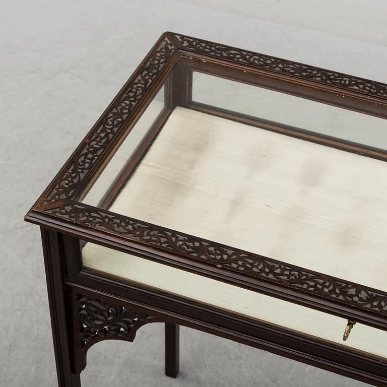 MONTERBORD, sent 1800-tal.