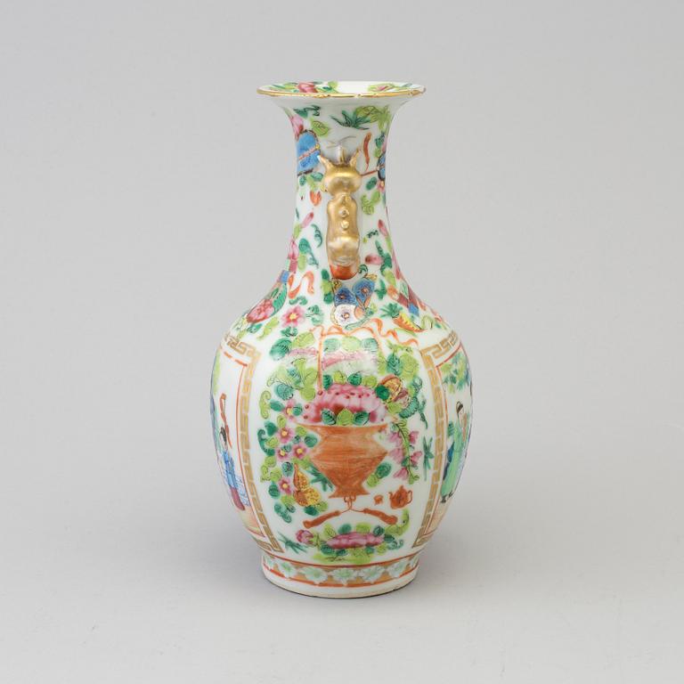 A circa 1900 Chinese porceline vase.