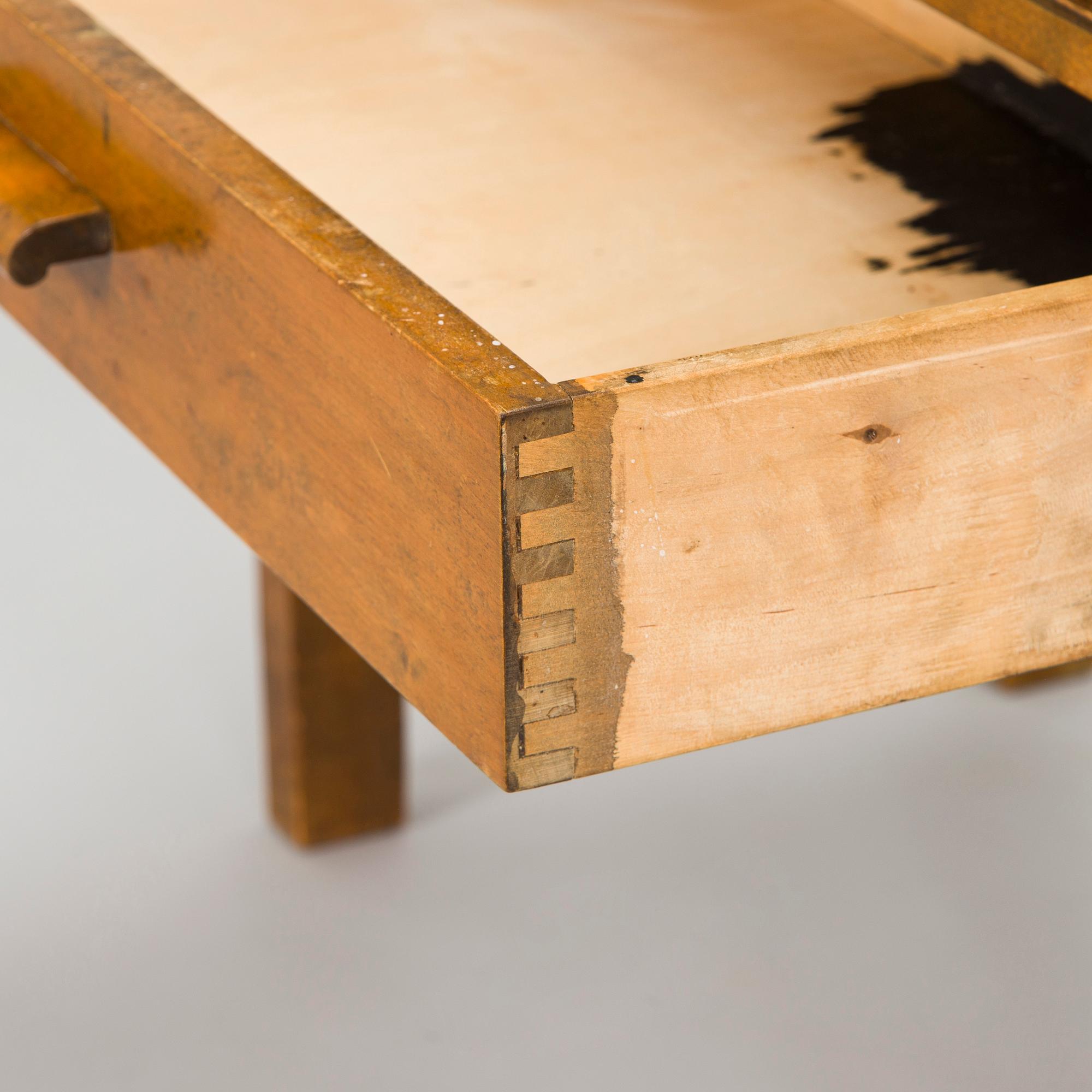 Alvar Aalto, an early 1930s '87' table for O.Y. Huonekalu- ja Rakennustyötehdas A.B.