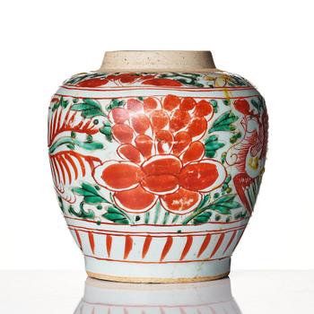 A Transitional wucai jar, 17th Century.