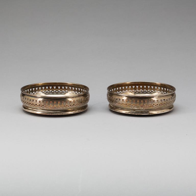 COASTERS, ett par, silver, AC & S´s LD. London, England, 1968-69.