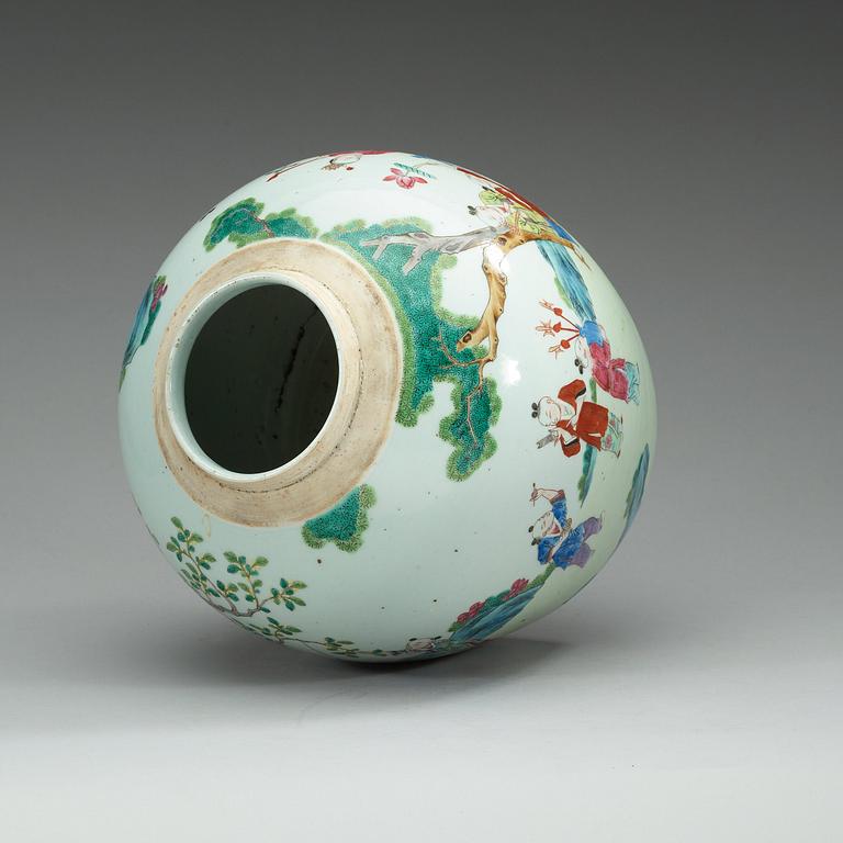 BOJAN, porslin. Kina omkring år 1900.
