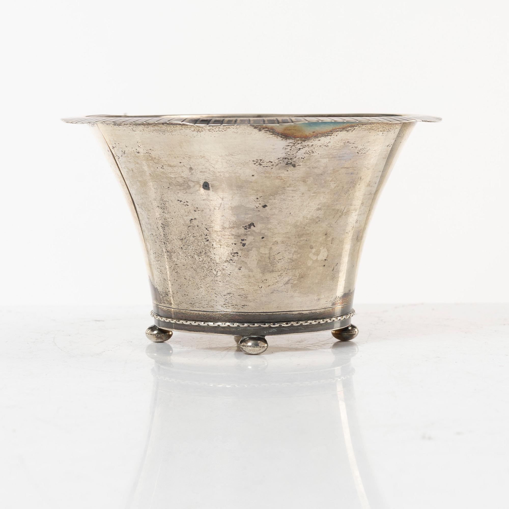 A bowl, silver, GAB, Stockholm, 1929.