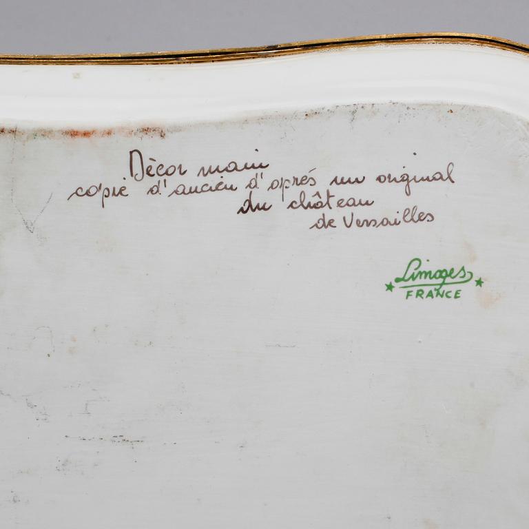 BRICKA, porslin, Limoges, Frankrike, 1900-talets första hälft.