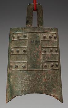 A archaistic bronze bell, presumably Ming dynasty (1368-1644).