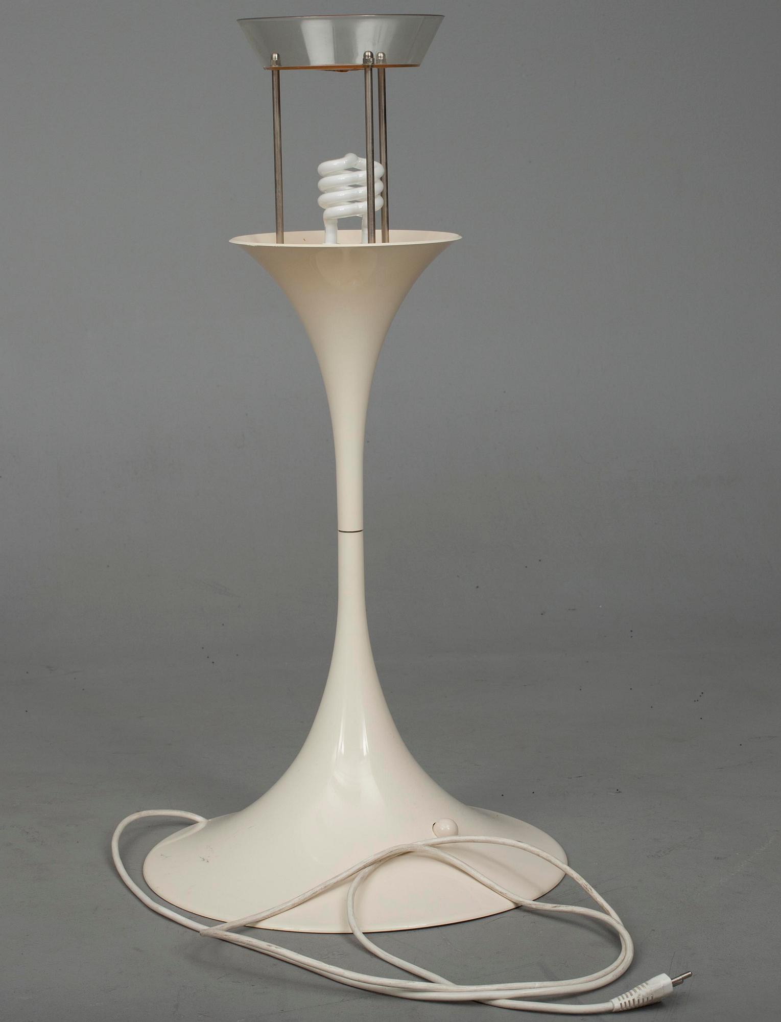 PÖYTÄVALAISIN, "Panthella", Verner Panton, Louis Poulsen, Tanska 1970.