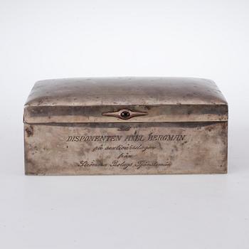 CIGARRSKRIN, silver, C.G. Hallberg, Stockholm, 1920.