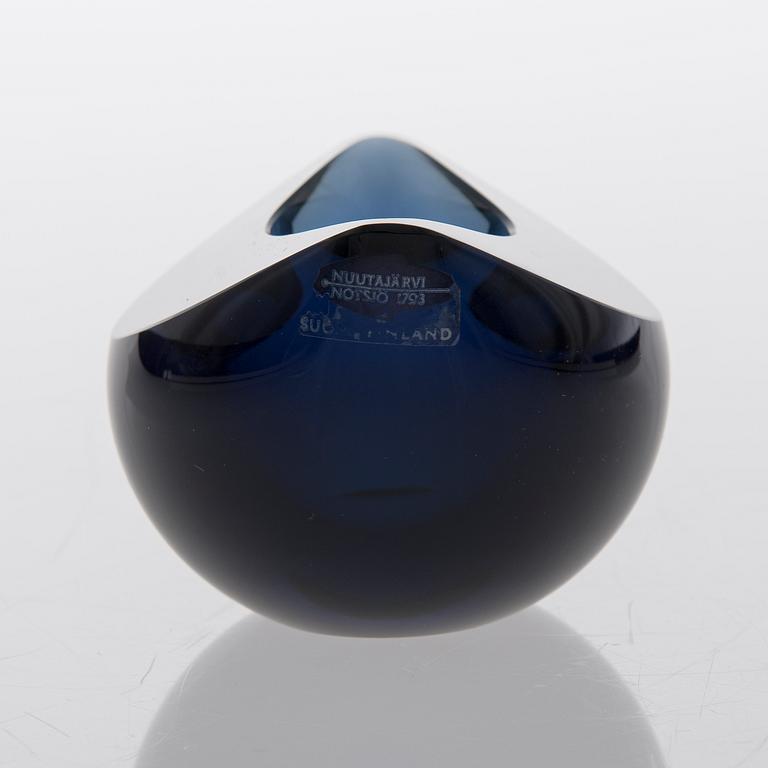 a KF 233 glass bowl / vase, signed K. Franck Nuutajärvi Notsjö -63. In production 1951-1968.