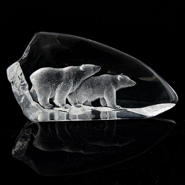 Mats Jonasson, two glass polar bears, Målerås, Sweden.