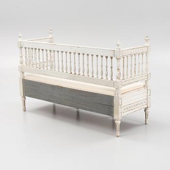 Soffa, gustaviansk, omkring år 1800.