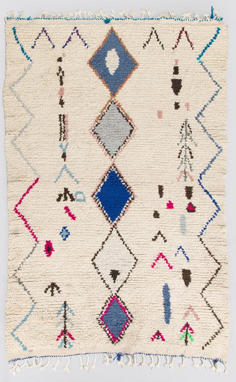Rug, Morocco. Approx. 243 x 160 cm.
