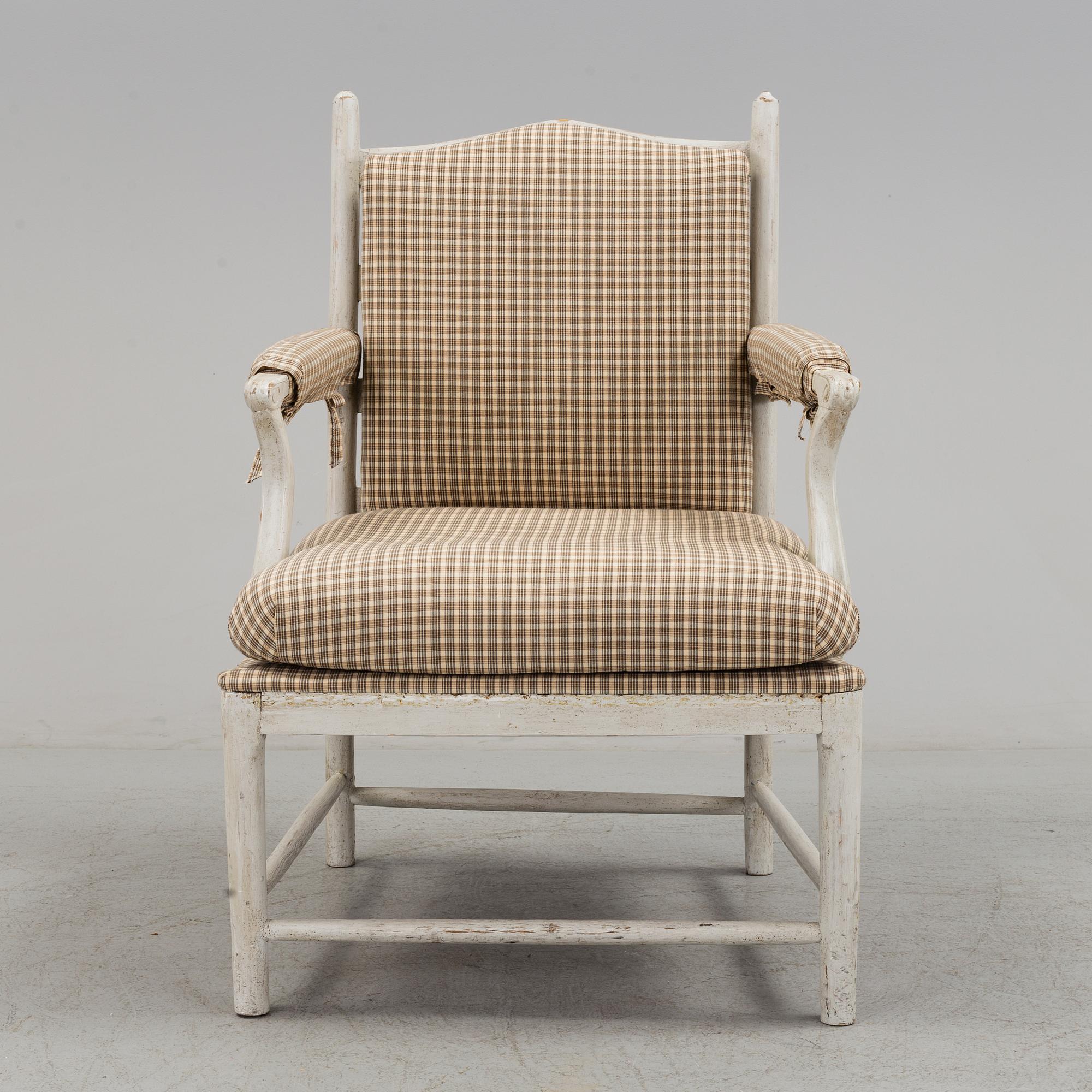 A painted armchair from around year 1800.