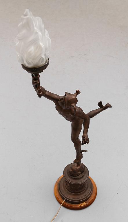 GOLVLAMPA, patinerad metall, 1900-tal.