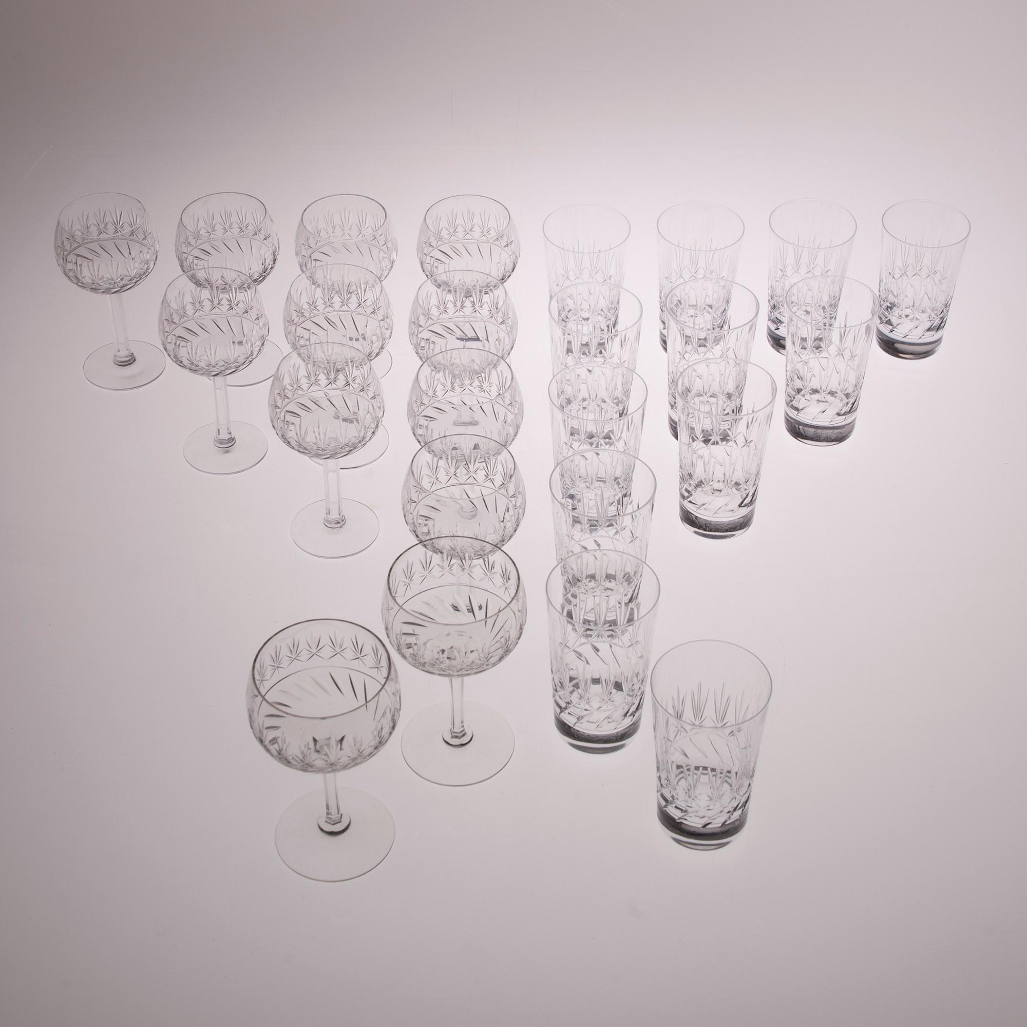 GLASSERVIS, 84 delar, slipad kristall "Leo", Riihimäki/Notsjö, 1900-talets andra.