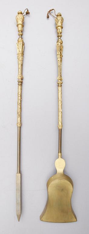 BRASVERKTYG, 2 delar, förgylld brons, Frankrike, 1800-tal.