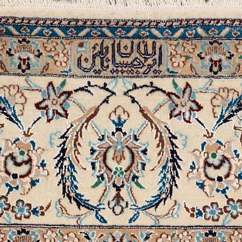 CARPET. Nain part silk, Habibian. 318,5 x 212,5 cm.