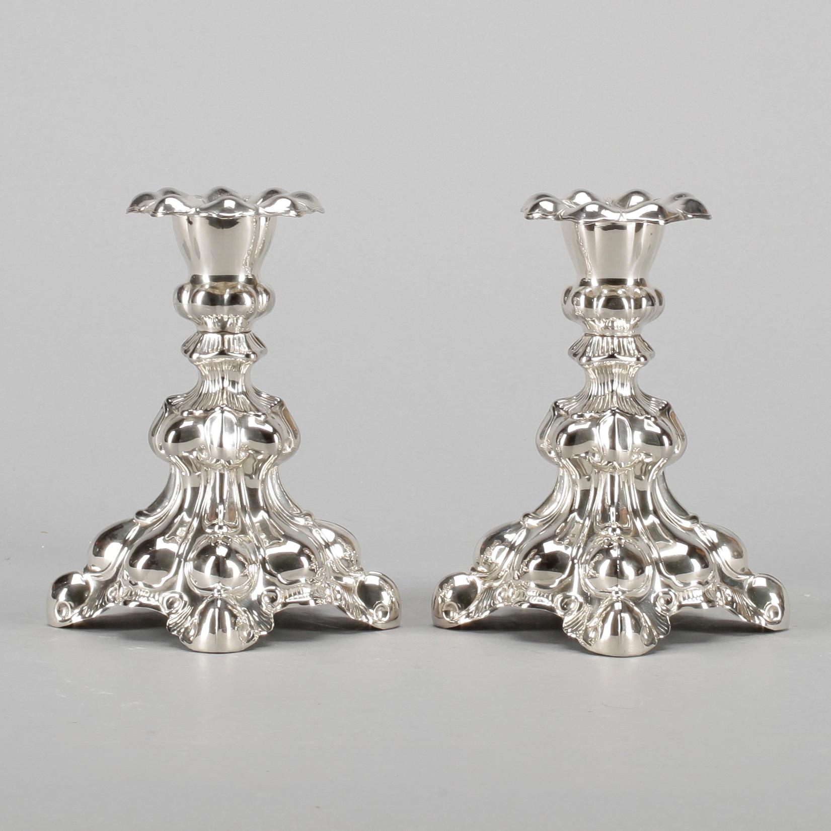 LJUSSTAKAR, ett par, nysilver, barockstil, 1900-tal.