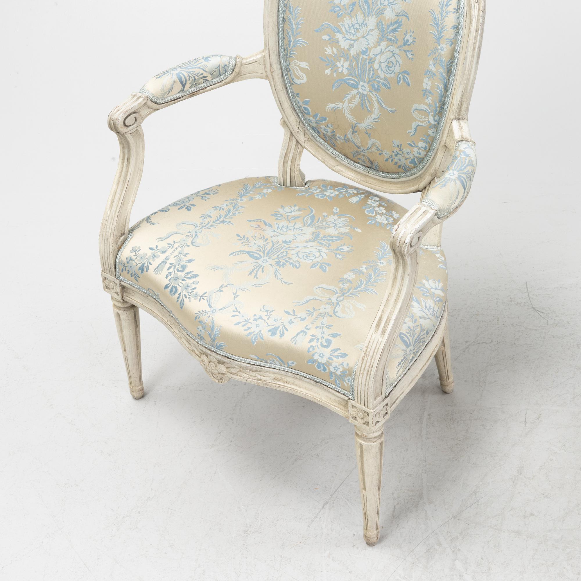 A pair of closely matched carved Gustavian chairs, late 18th century.